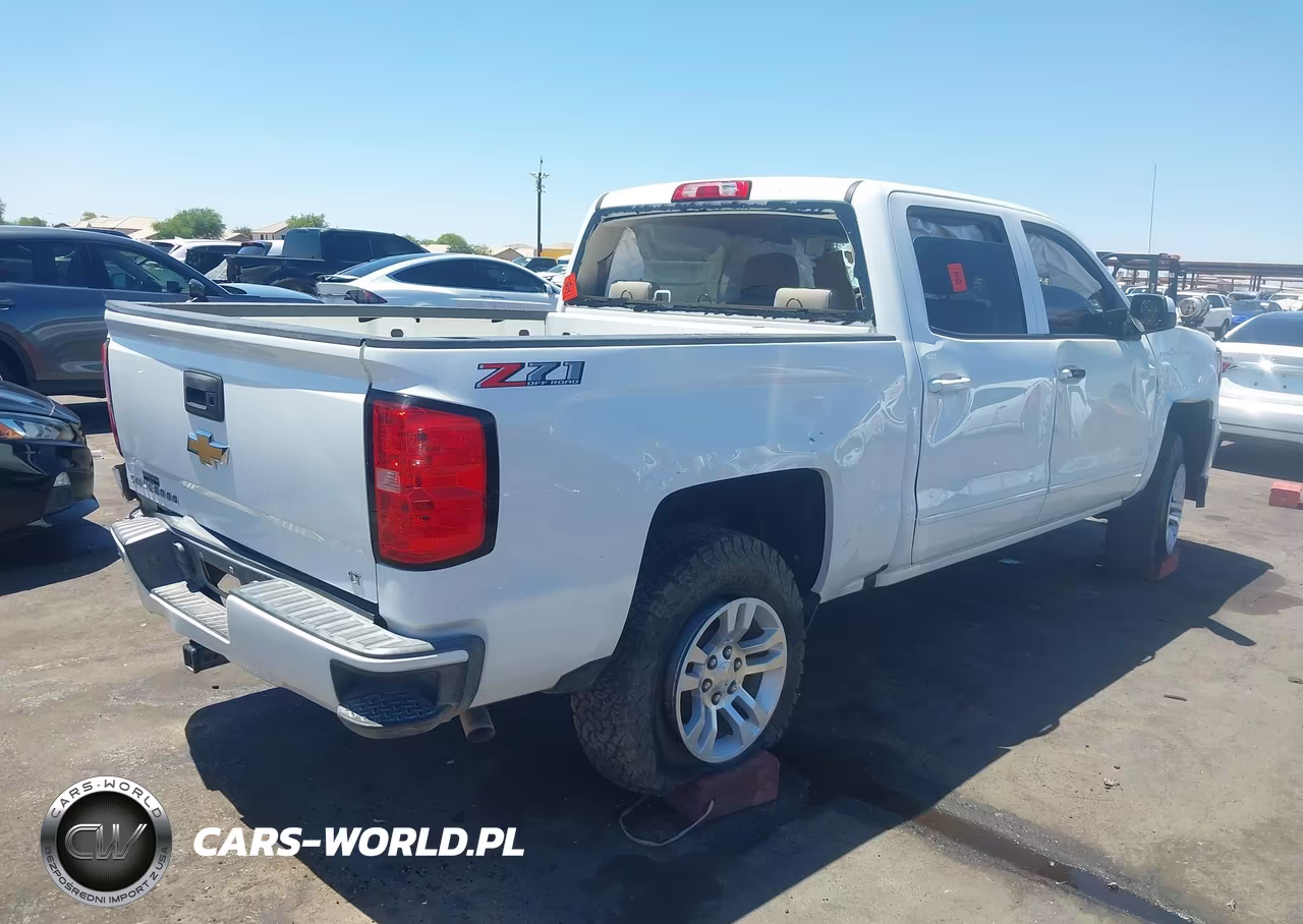 2018 Chevrolet Silverado 1500 2Lt VIN:3GCUKREC5JG131974 - 4