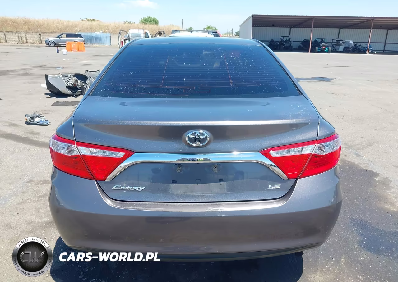 2017 Toyota Camry Le VIN:4T1BF1FK8HU643220 - 16