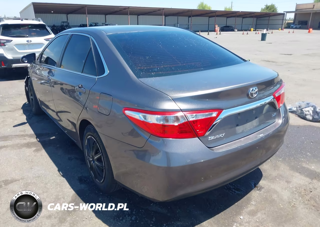 2017 Toyota Camry Le VIN:4T1BF1FK8HU643220 - 3