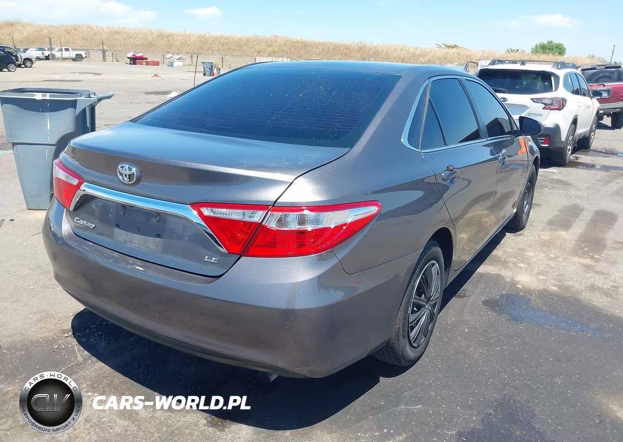 2017 Toyota Camry Le VIN:4T1BF1FK8HU643220 - 4