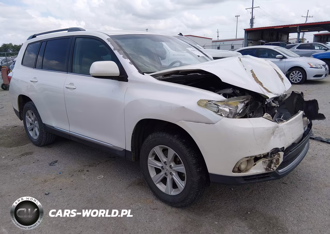 2013 Toyota Highlander Base Plus V6 – zdjęcie 1 z 16