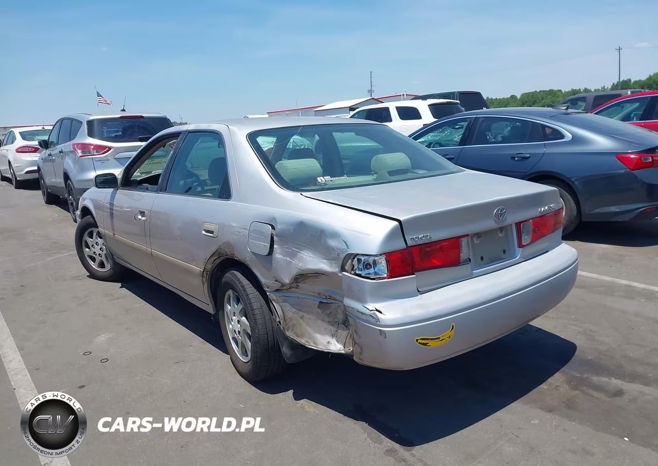 2000 Toyota Camry Le VIN:4T1BG22K9YU948041 - 3