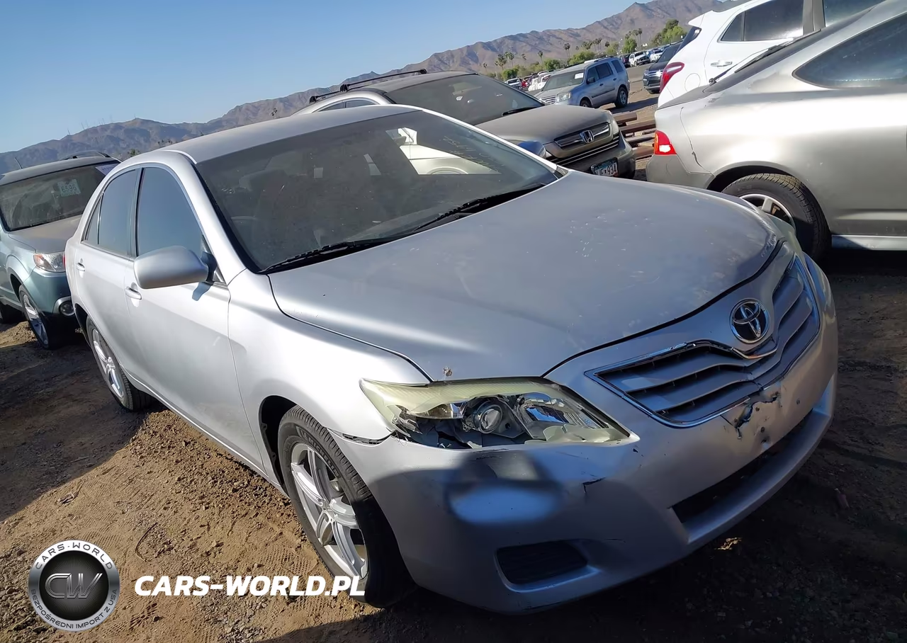 2010 Toyota Camry Le – zdjęcie 1 z 11