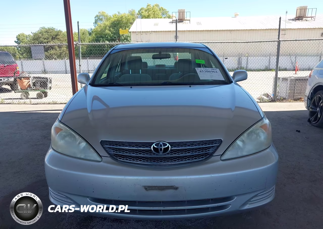 2003 Toyota Camry Le VIN:4T1BE32K13U673284 - 12