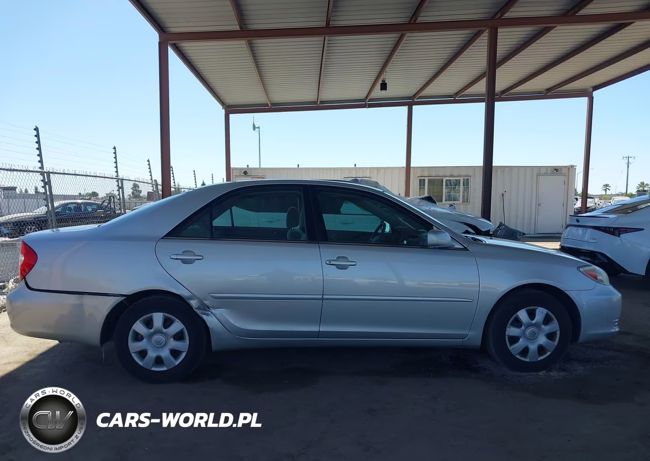 2003 Toyota Camry Le VIN:4T1BE32K13U673284 - 13
