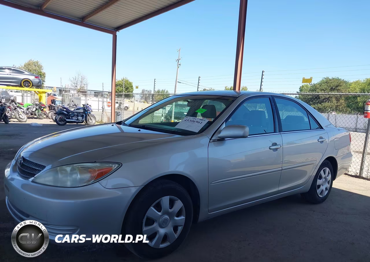 2003 Toyota Camry Le VIN:4T1BE32K13U673284 - 14