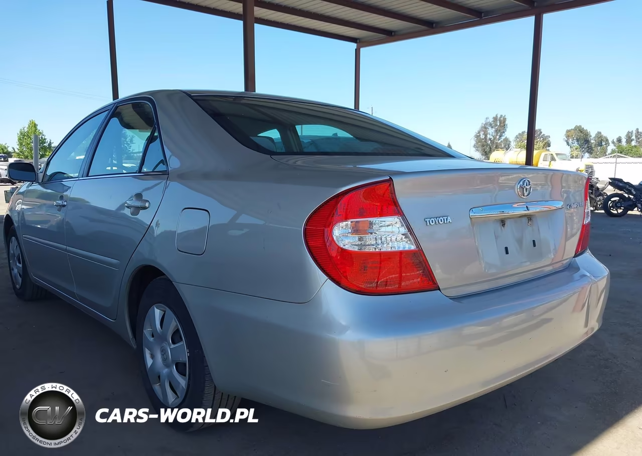 2003 Toyota Camry Le VIN:4T1BE32K13U673284 - 3