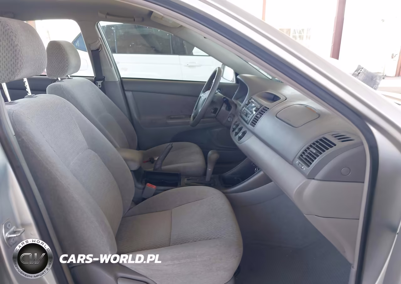 2003 Toyota Camry Le VIN:4T1BE32K13U673284 - 5