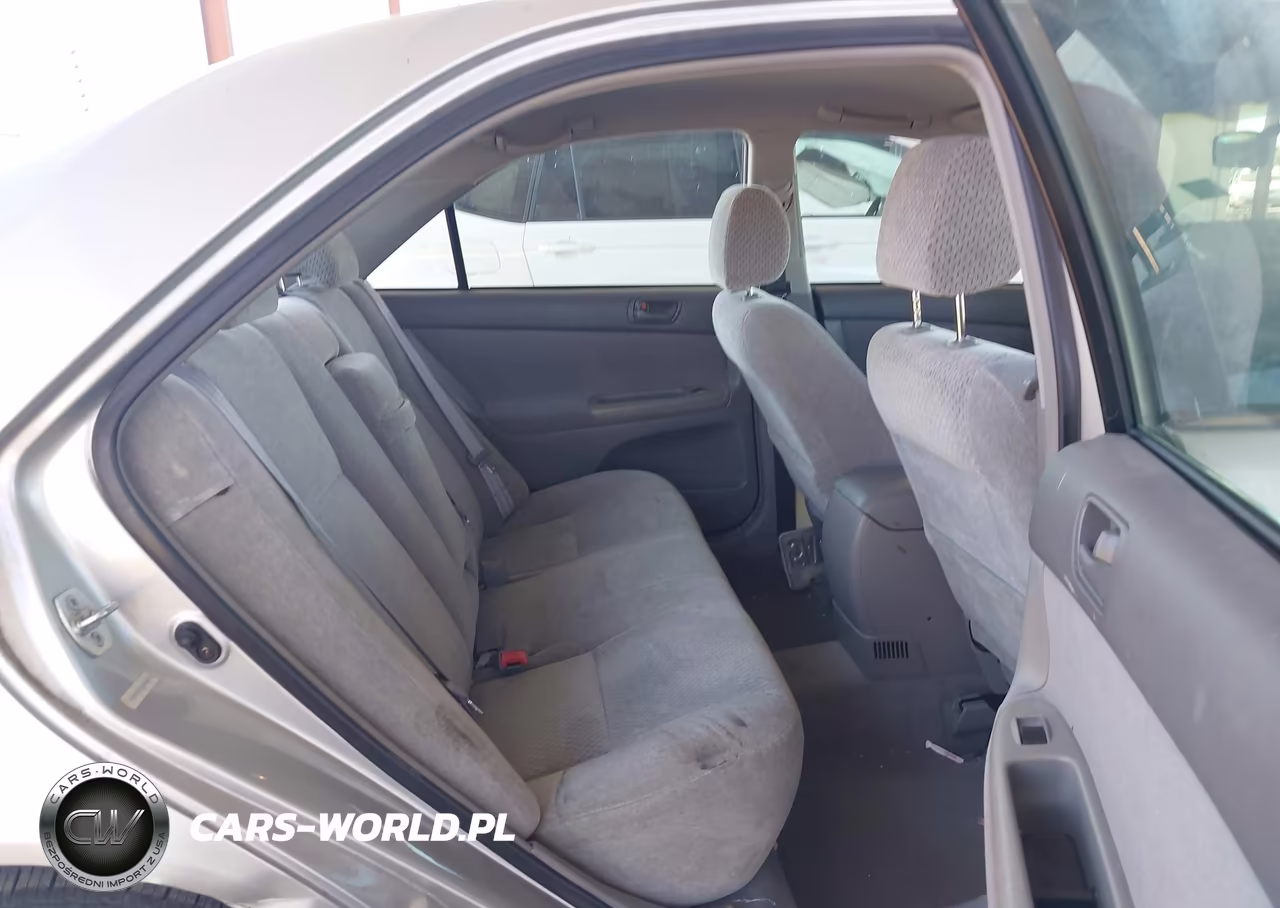 2003 Toyota Camry Le VIN:4T1BE32K13U673284 - 8
