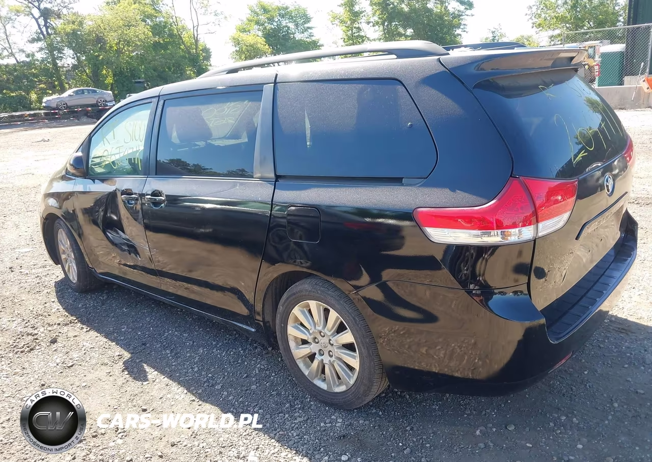 2012 Toyota Sienna Le V6 8 Passenger VIN:5TDKK3DCXCS234110 - 3