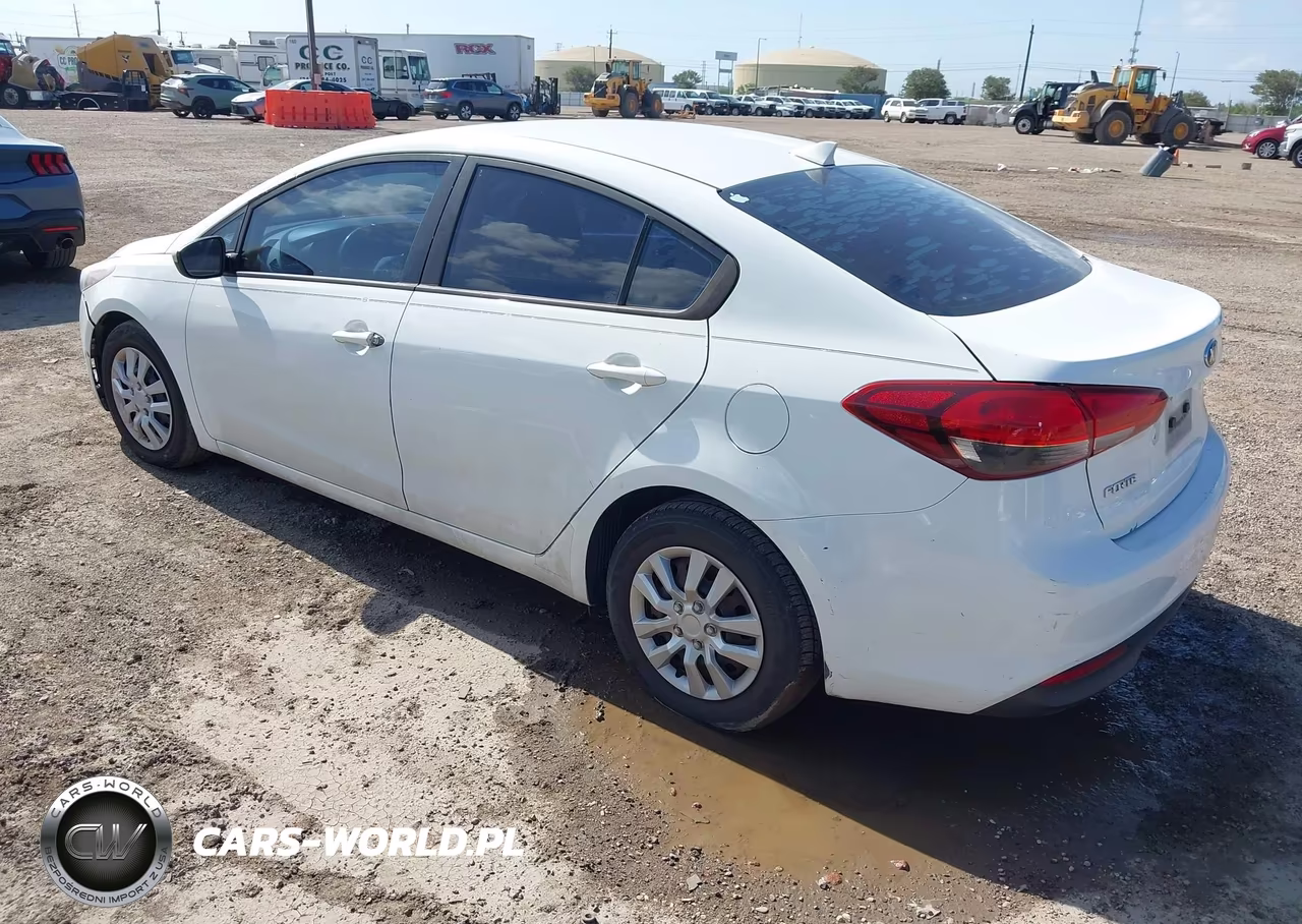 2017 Kia Forte Lx VIN:3KPFK4A7XHE077341 - 3