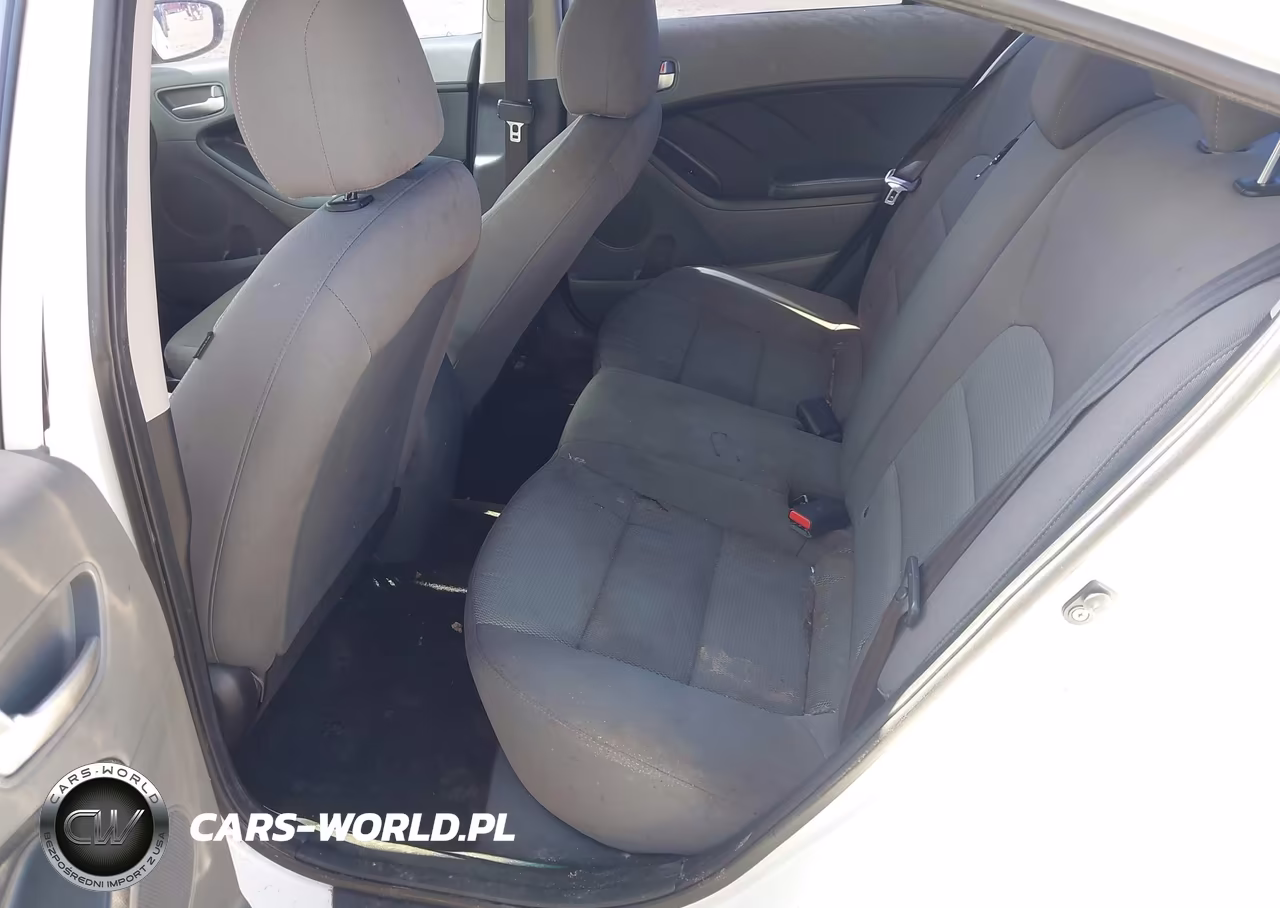 2017 Kia Forte Lx VIN:3KPFK4A7XHE077341 - 8