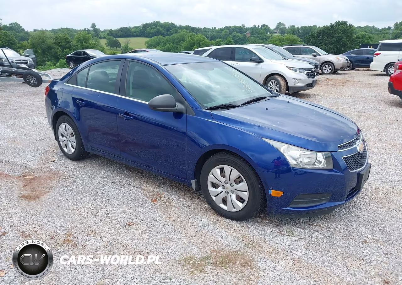 2012 Chevrolet Cruze Ls – zdjęcie 1 z 15