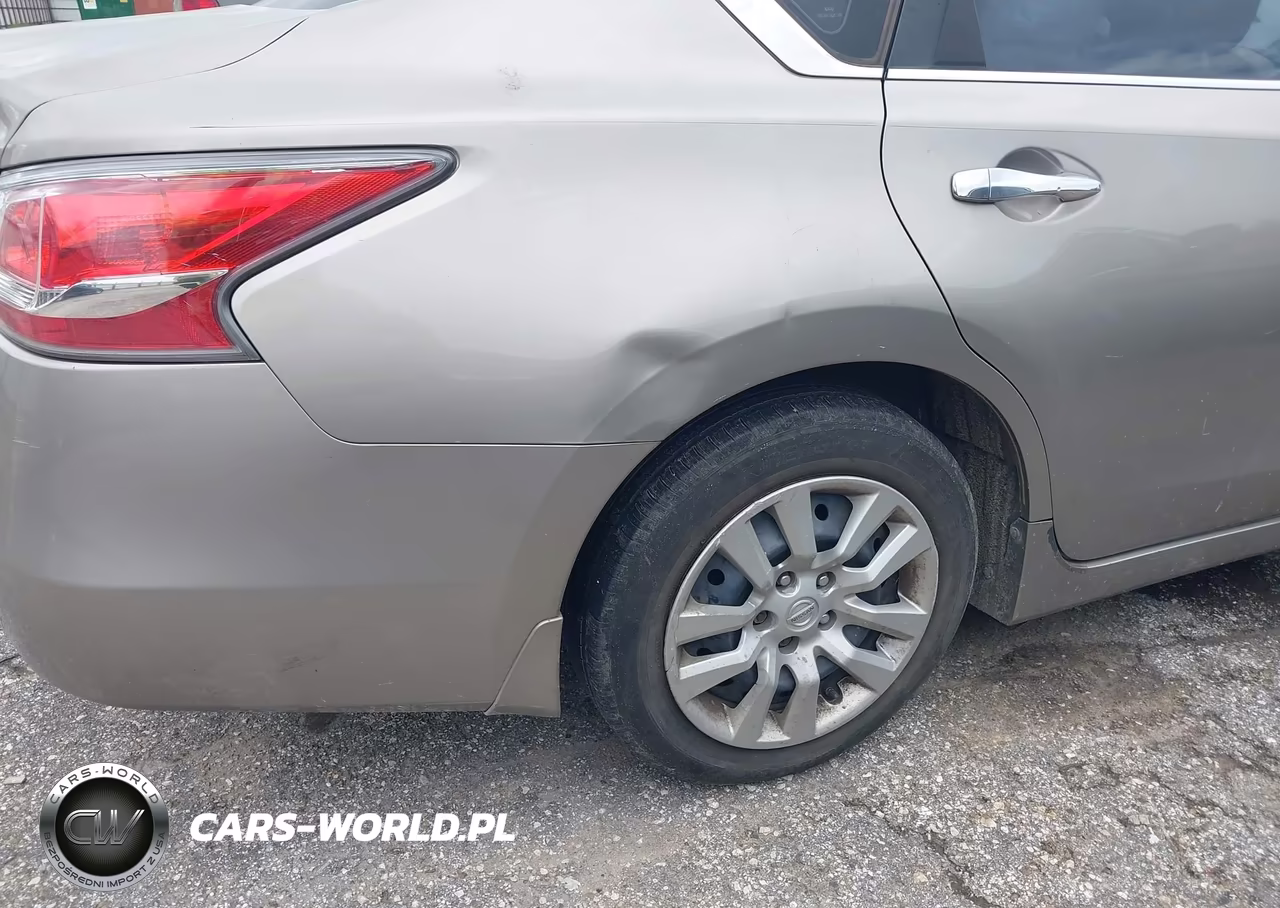2015 Nissan Altima 2.5 S VIN:1N4AL3AP5FC143001 - 13