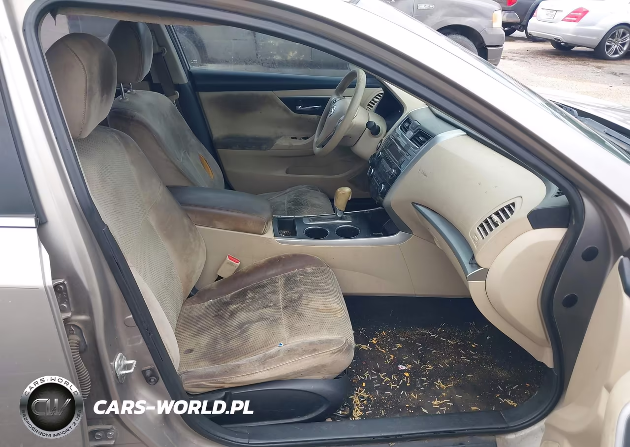 2015 Nissan Altima 2.5 S VIN:1N4AL3AP5FC143001 - 5
