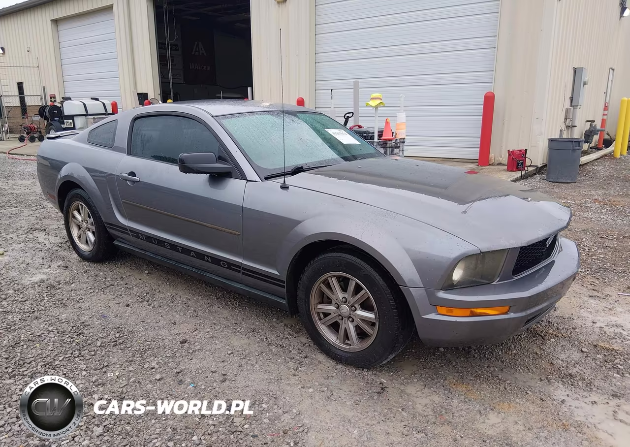 2007 Ford Mustang V6 Deluxe-V6 Premium – zdjęcie 1 z 11