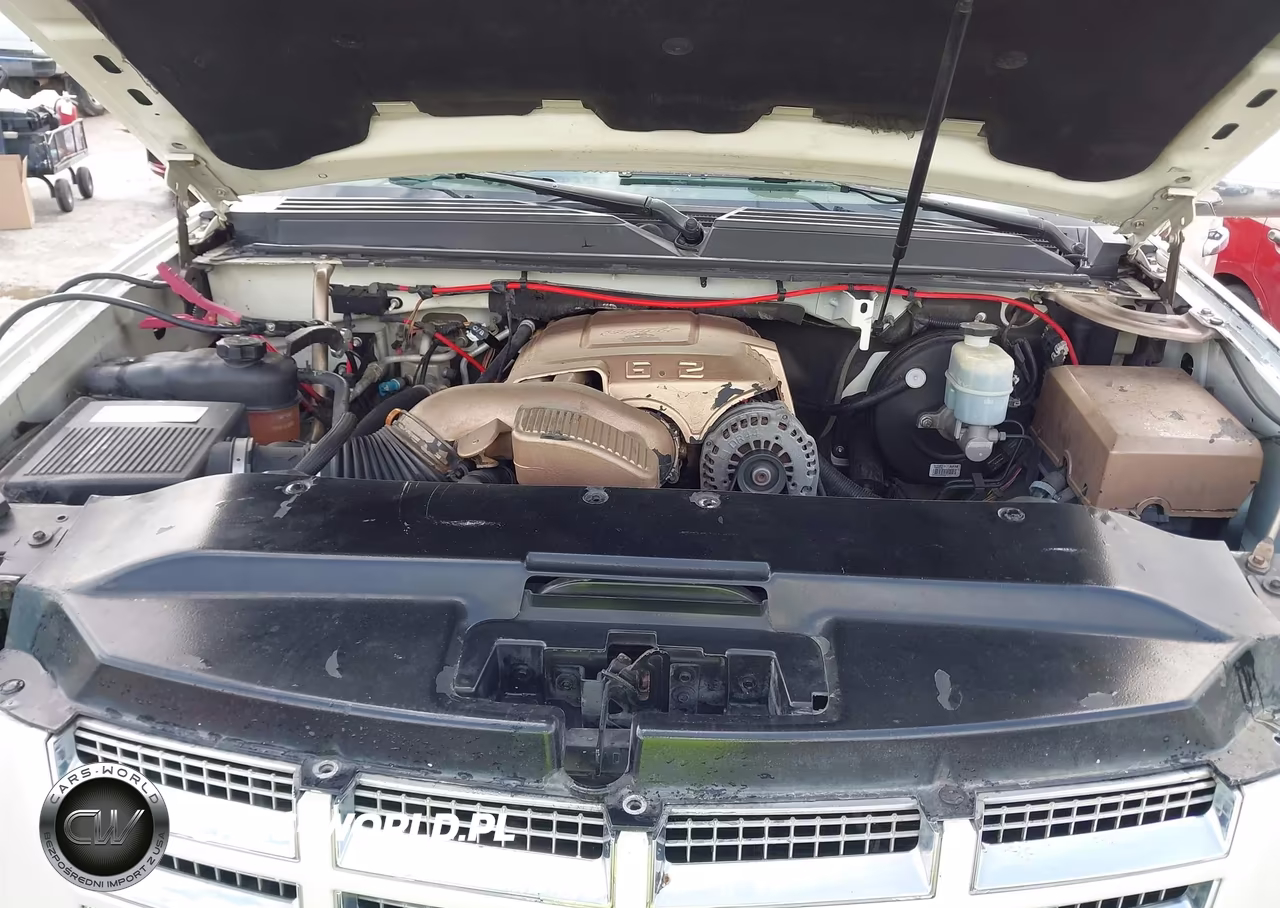 2008 Cadillac Escalade Standard VIN:1GYEC63898R235645 - 10