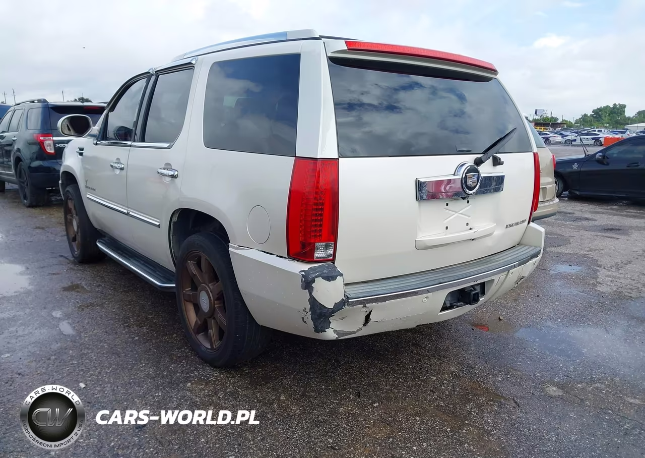 2008 Cadillac Escalade Standard VIN:1GYEC63898R235645 - 3