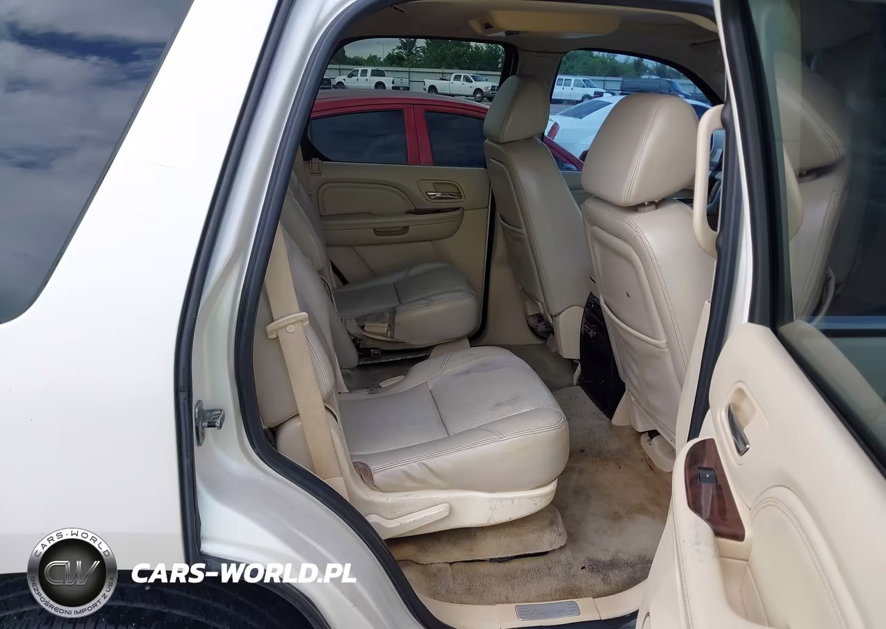 2008 Cadillac Escalade Standard VIN:1GYEC63898R235645 - 8