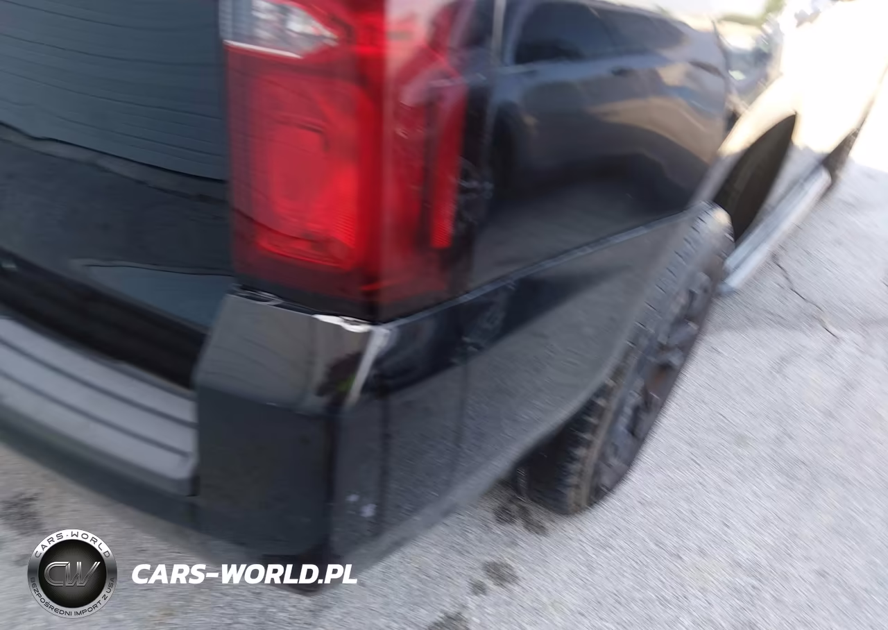 2018 Chevrolet Tahoe Lt VIN:1GNSCBKCXJR247646 - 17