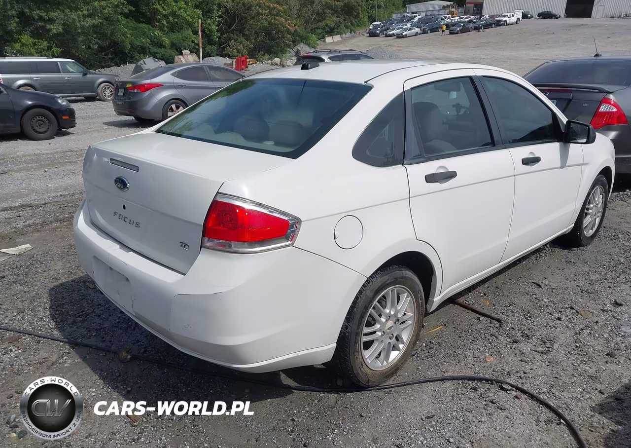 2009 Ford Focus Se VIN:1FAHP35NX9W247868 - 4