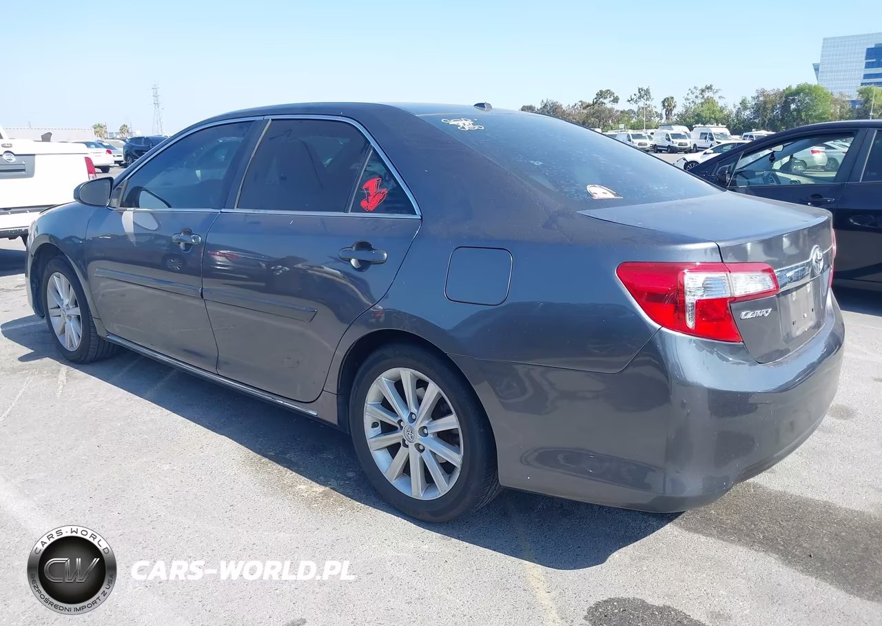 2014 Toyota Camry Xle VIN:4T4BF1FK3ER384895 - 3