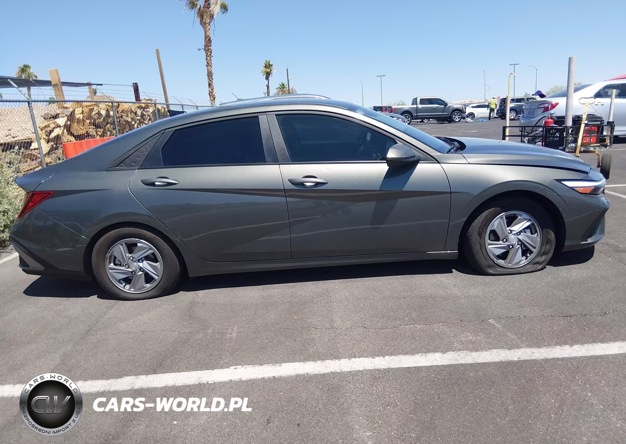 2025 Hyundai Elantra Se VIN:KMHLL4DG6SU055854 - 13