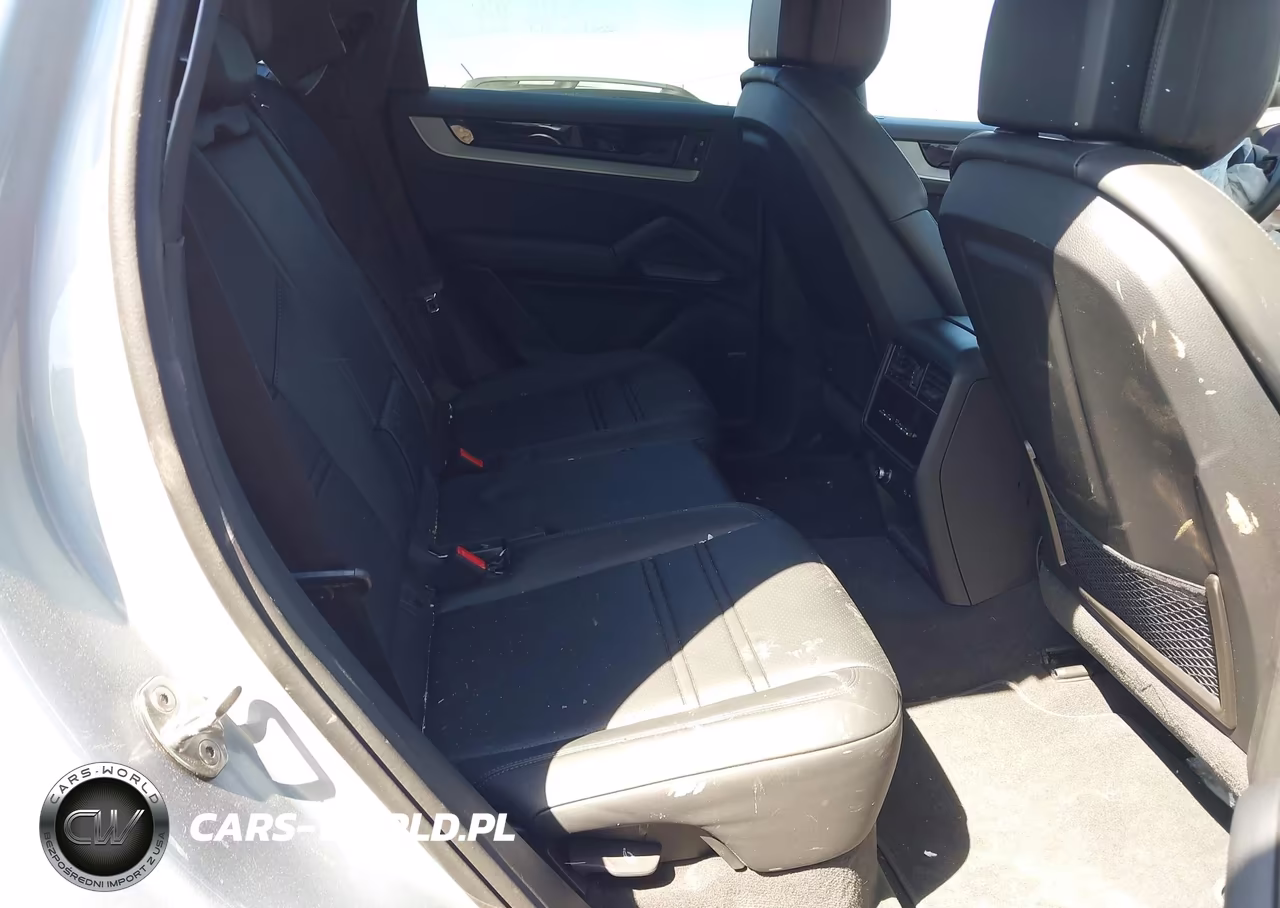 2026 Porsche Cayenne Coupe VIN:WP1BA2AY9TDA36142 - 8