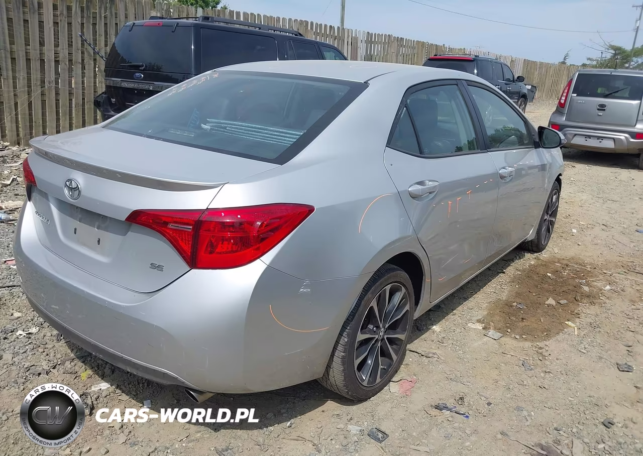 2017 Toyota Corolla Se VIN:2T1BURHE4HC856307 - 4