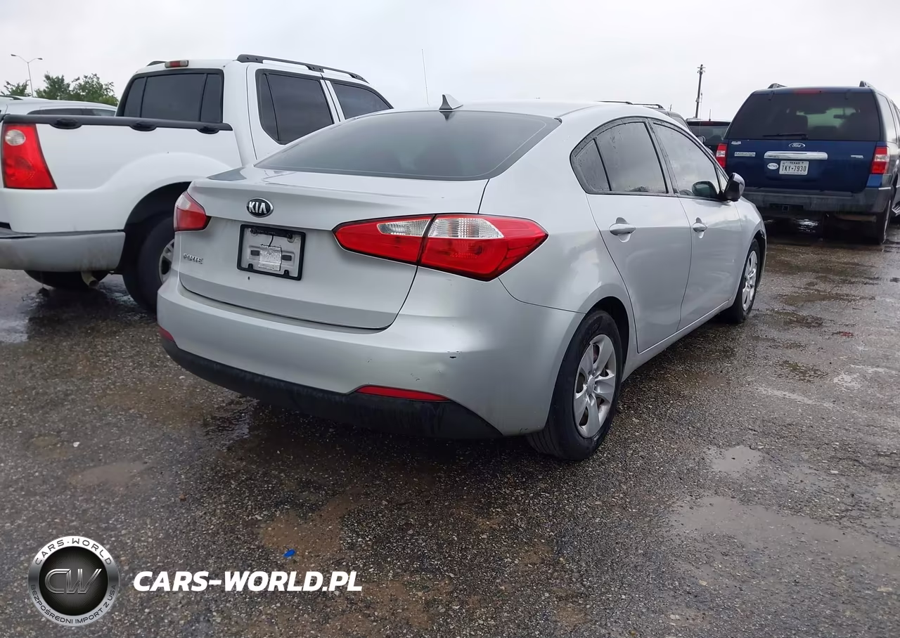 2016 Kia Forte Lx VIN:KNAFK4A67G5576905 - 4