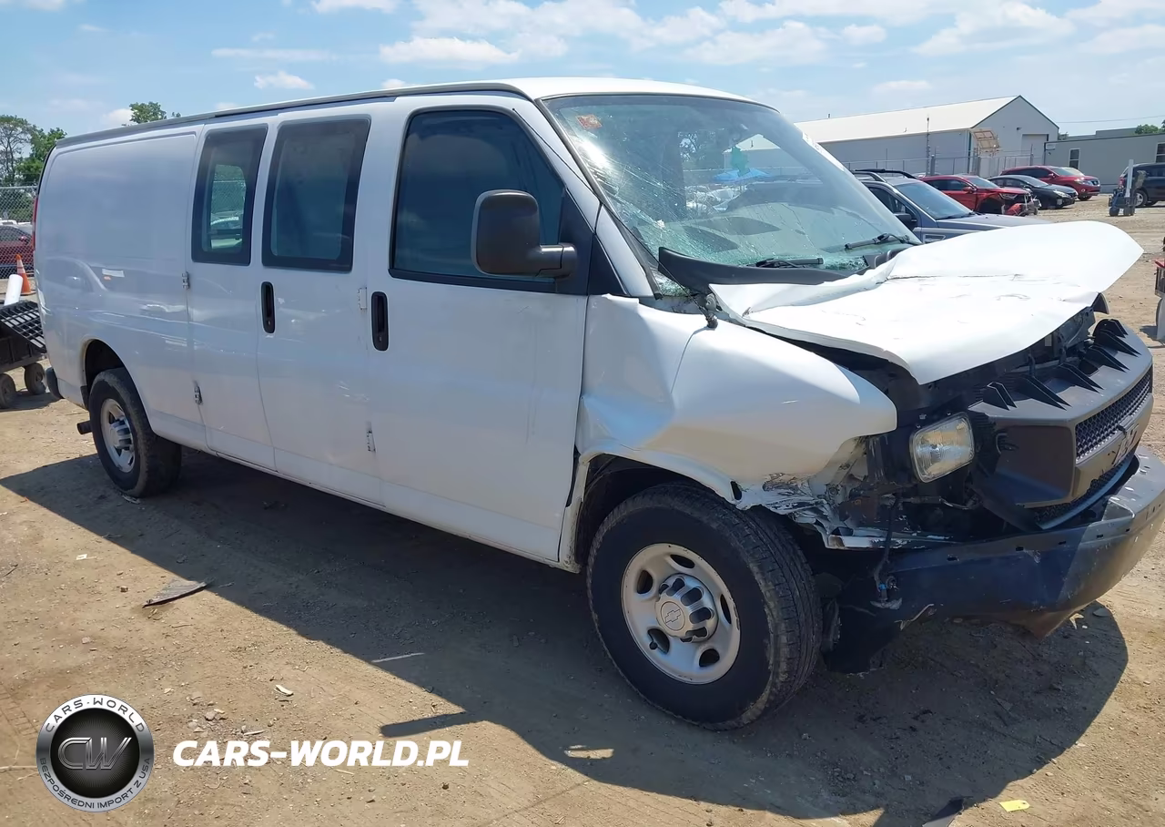 2015 Chevrolet Express 3500 Work Van – zdjęcie 1 z 16