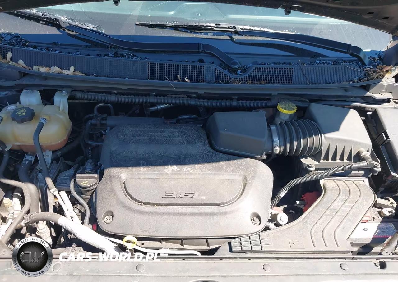 2019 Chrysler Pacifica Touring L Plus VIN:2C4RC1EG0KR629969 - 10