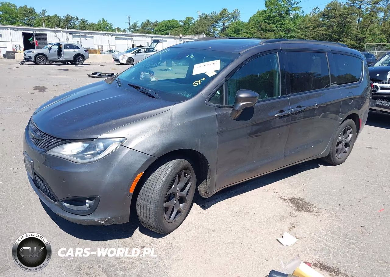 2019 Chrysler Pacifica Touring L Plus VIN:2C4RC1EG0KR629969 - 2
