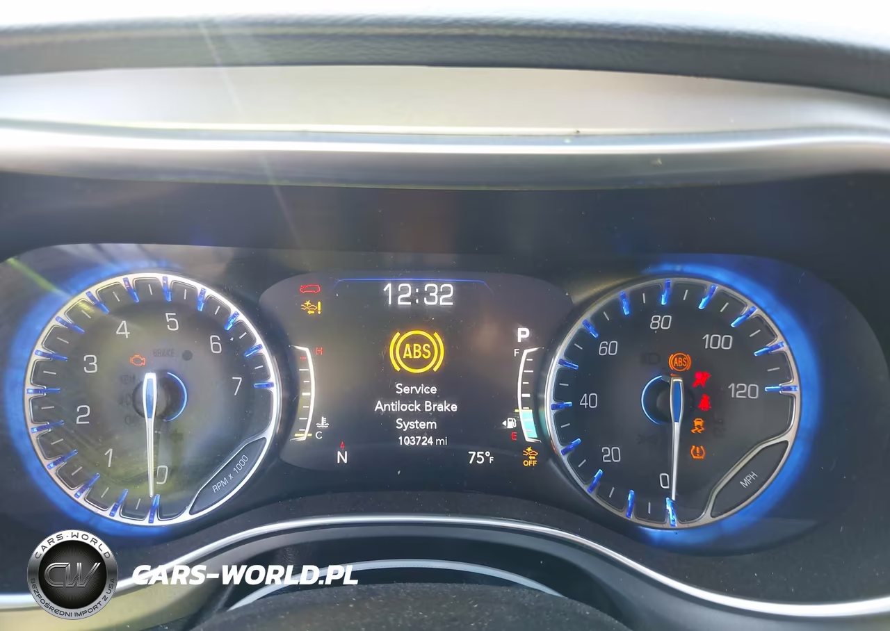 2019 Chrysler Pacifica Touring L Plus VIN:2C4RC1EG0KR629969 - 7