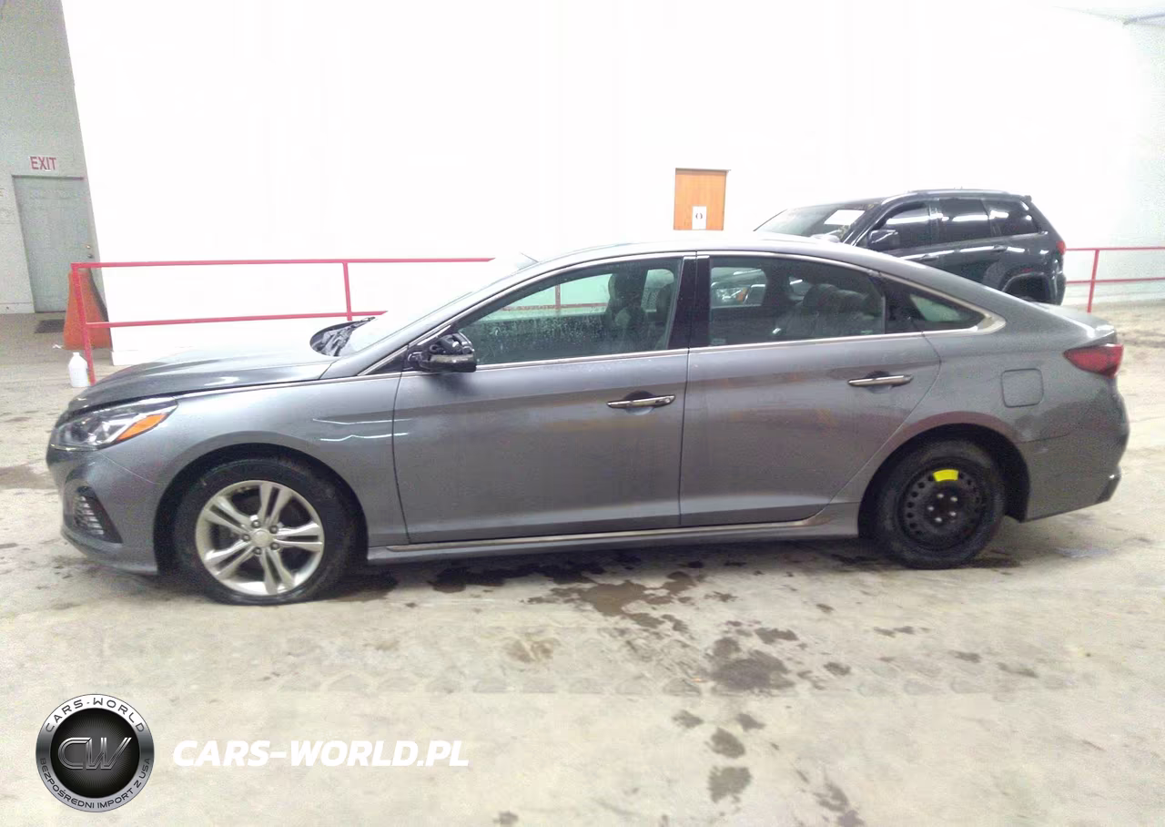 2018 Hyundai Sonata Sport+ VIN:5NPE34AF0JH716117 - 14