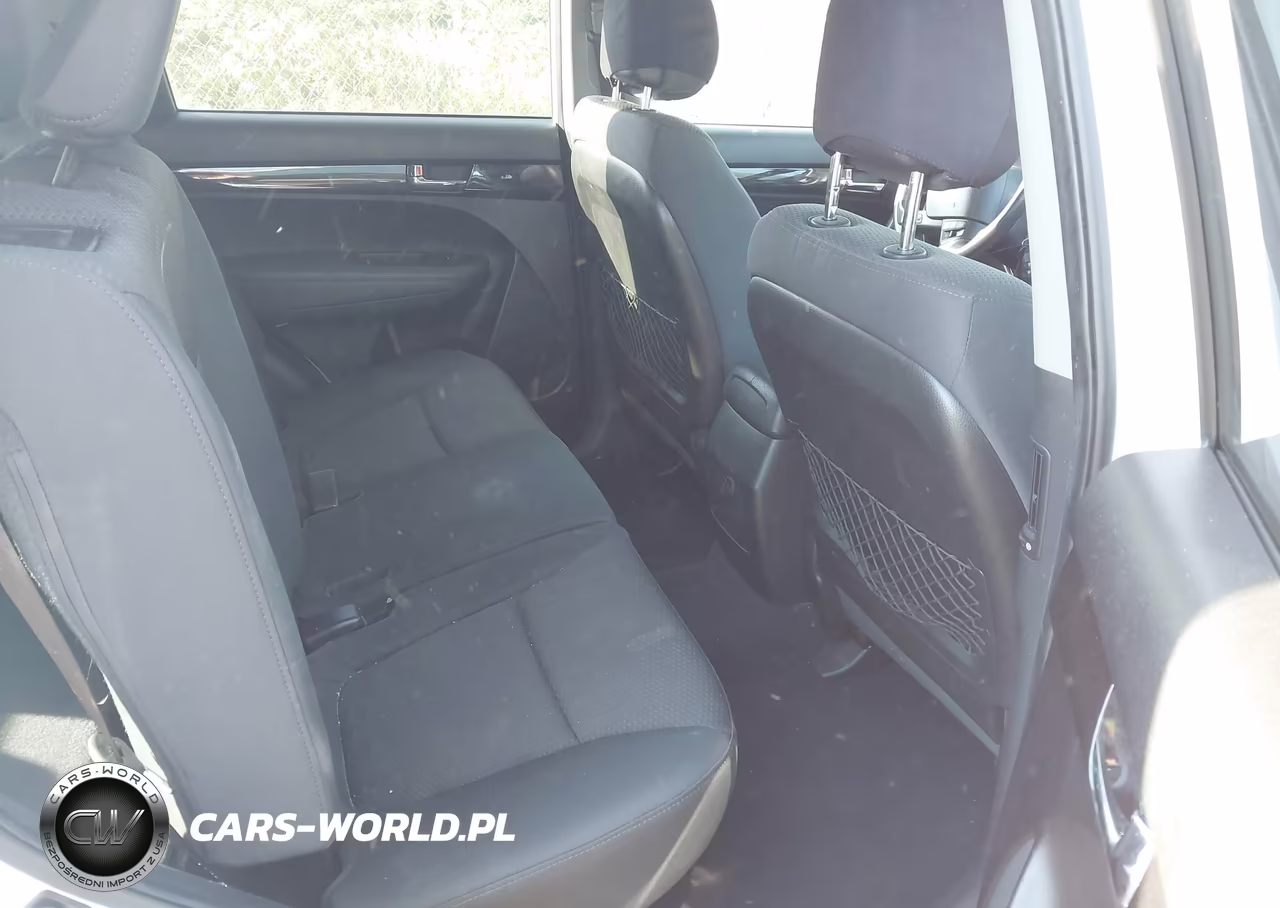 2011 Kia Sorento Lx V6 VIN:5XYKTDA26BG113133 - 8