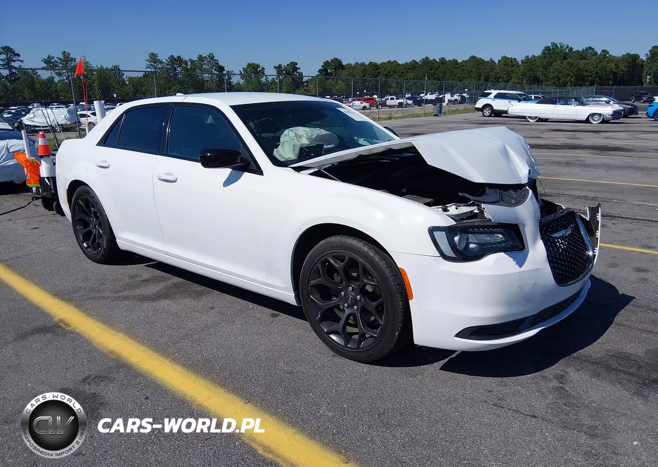 2020 Chrysler 300 Touring – zdjęcie 1 z 16