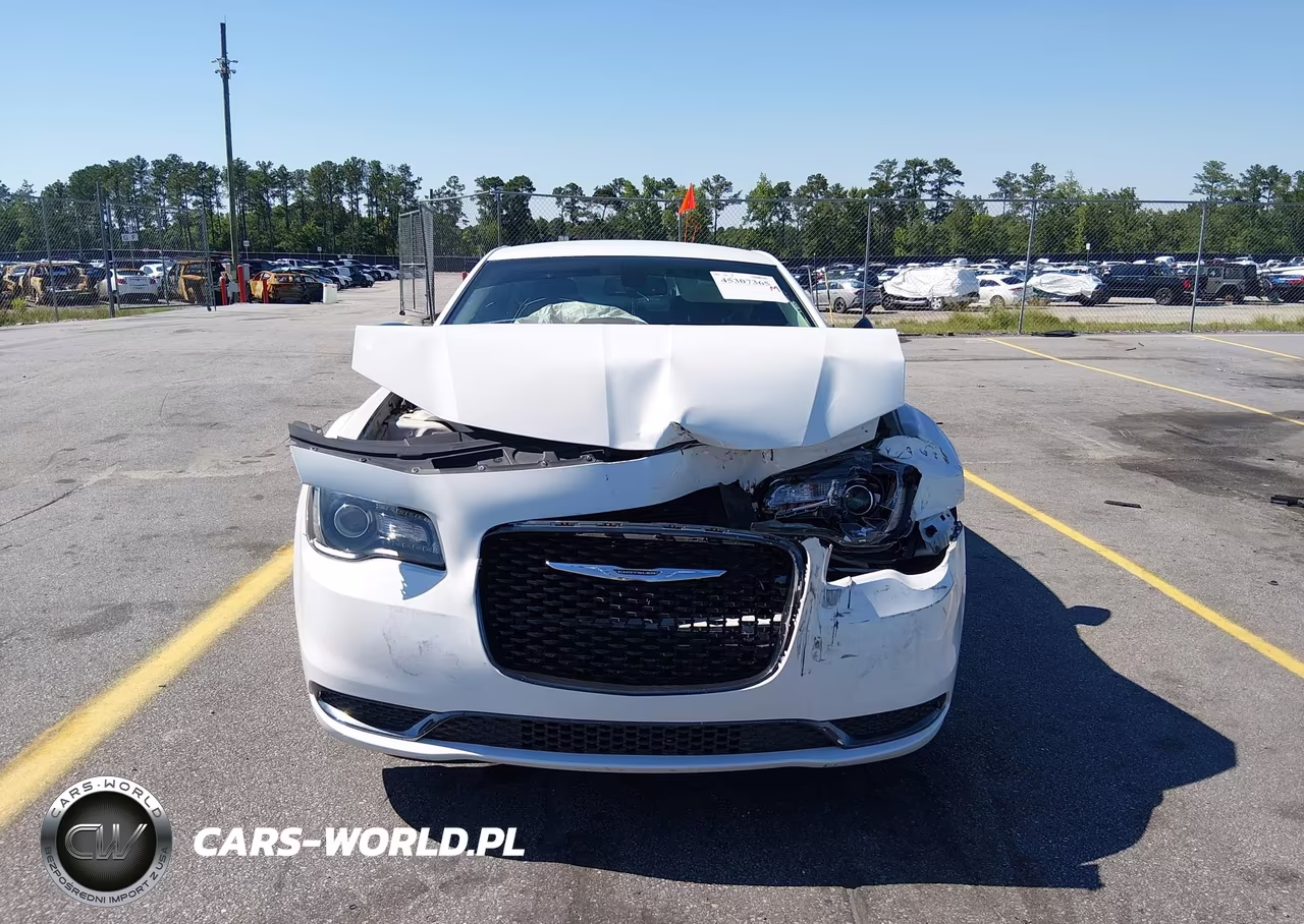 2020 Chrysler 300 Touring VIN:2C3CCAAG1LH112218 - 12