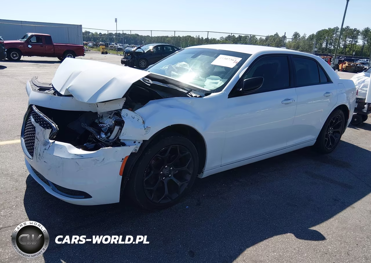2020 Chrysler 300 Touring VIN:2C3CCAAG1LH112218 - 2