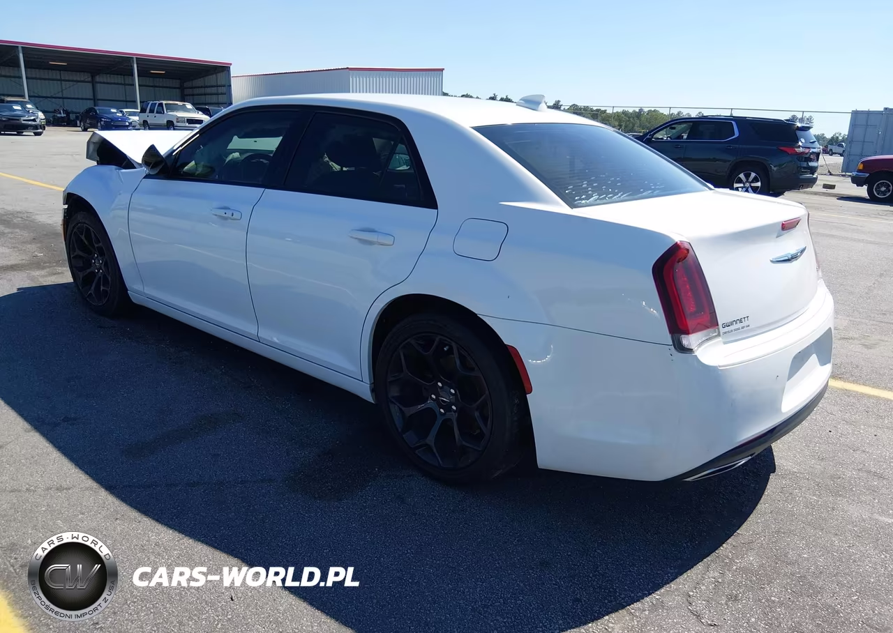 2020 Chrysler 300 Touring VIN:2C3CCAAG1LH112218 - 3