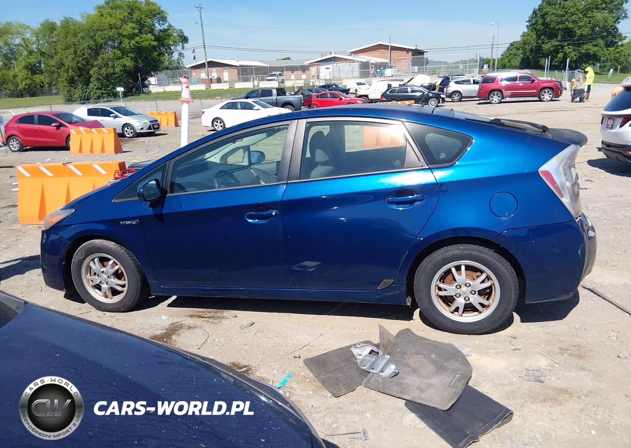 2011 Toyota Prius Two VIN:JTDKN3DU3B1392784 - 14
