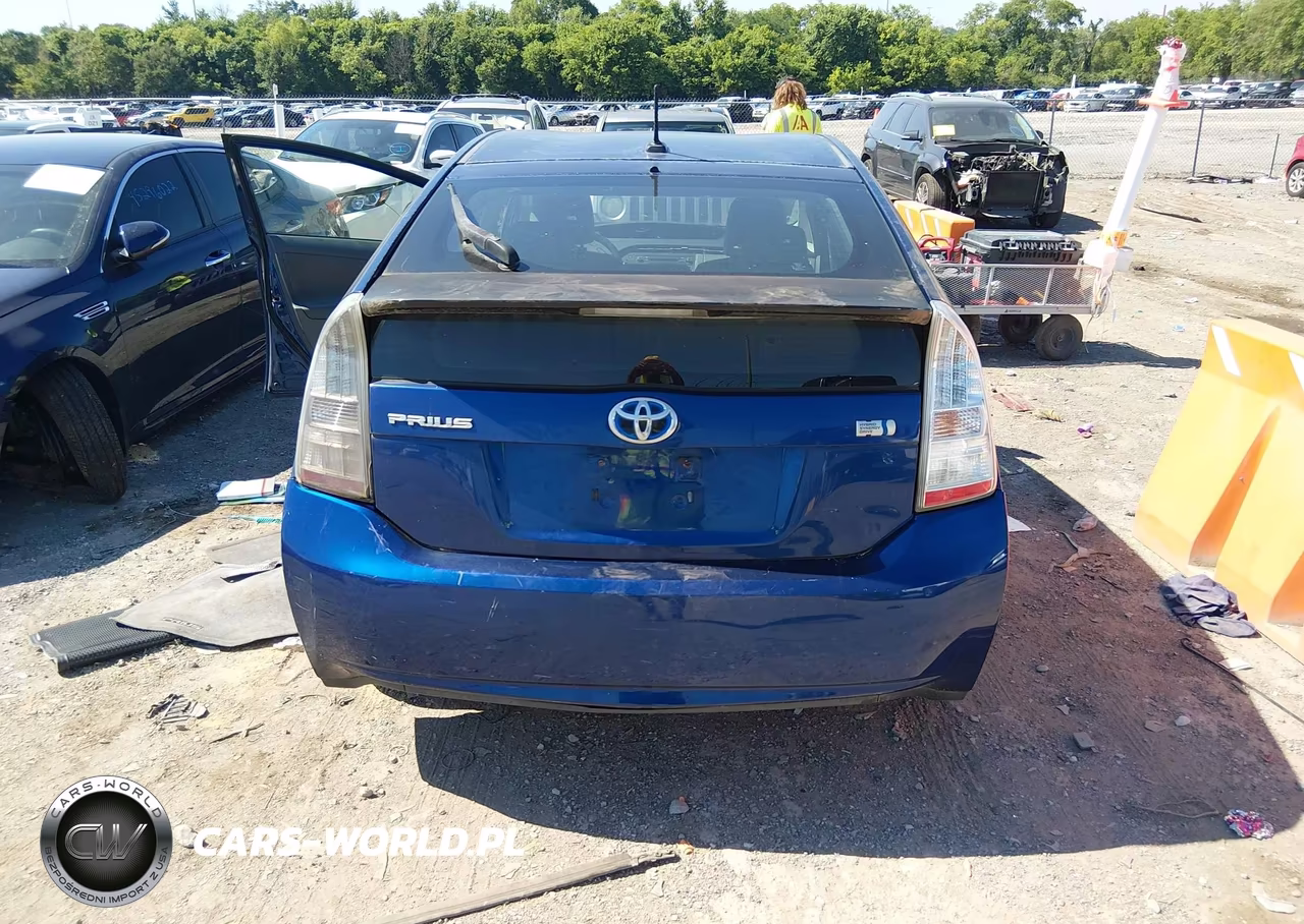 2011 Toyota Prius Two VIN:JTDKN3DU3B1392784 - 16