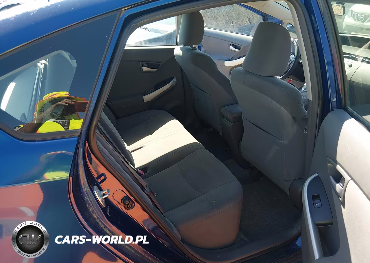 2011 Toyota Prius Two VIN:JTDKN3DU3B1392784 - 8