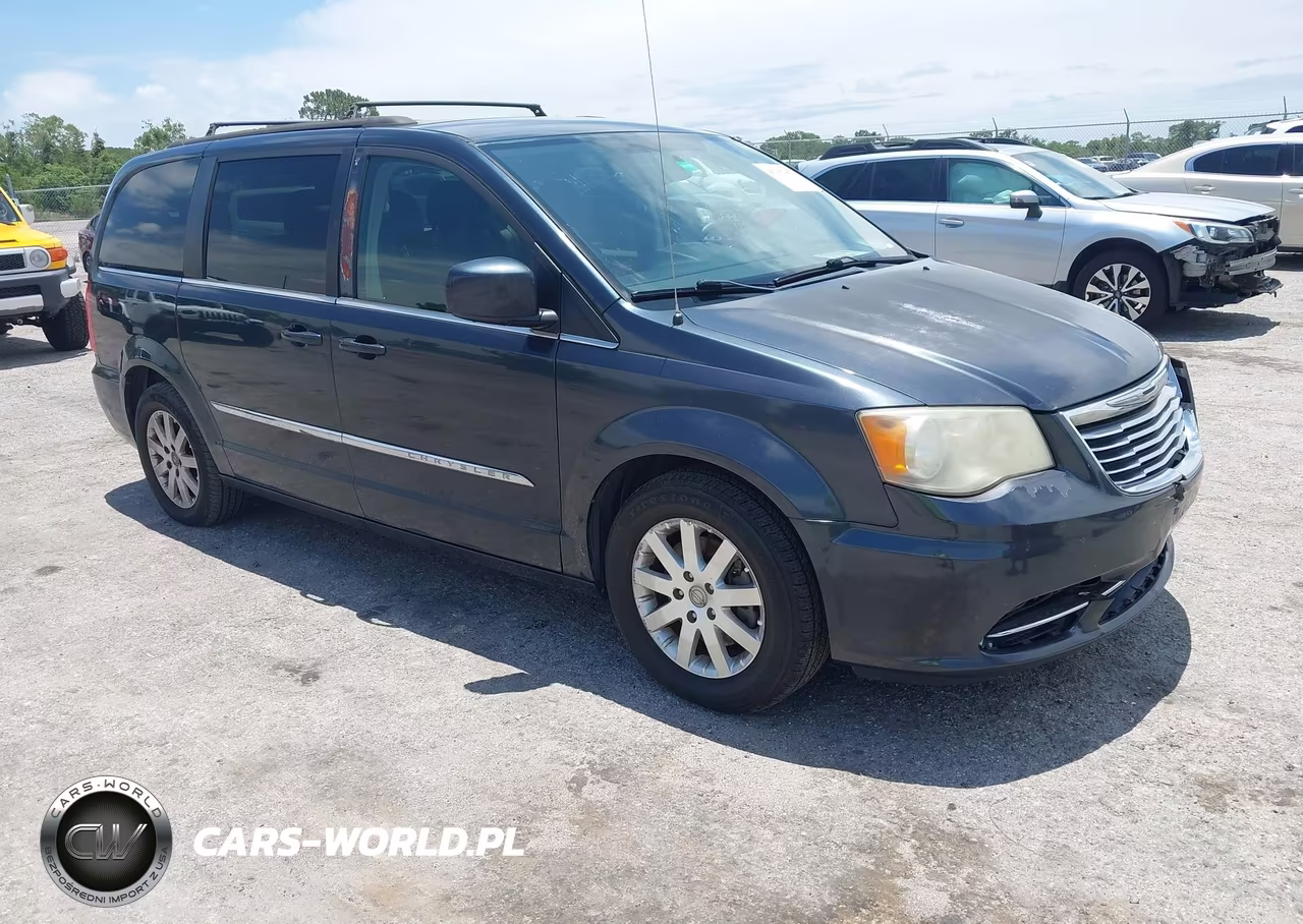2014 Chrysler Town & Country Touring – zdjęcie 1 z 16