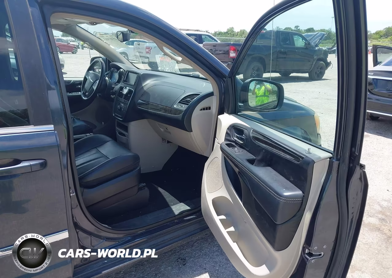 2014 Chrysler Town & Country Touring VIN:2C4RC1BG6ER400480 - 5