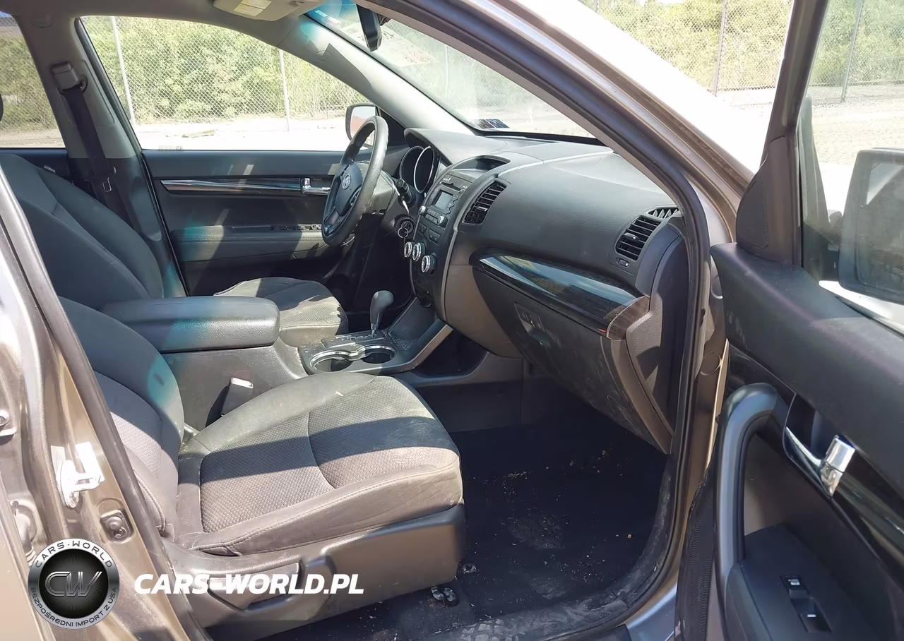 2011 Kia Sorento Lx VIN:5XYKTDA19BG129012 - 5