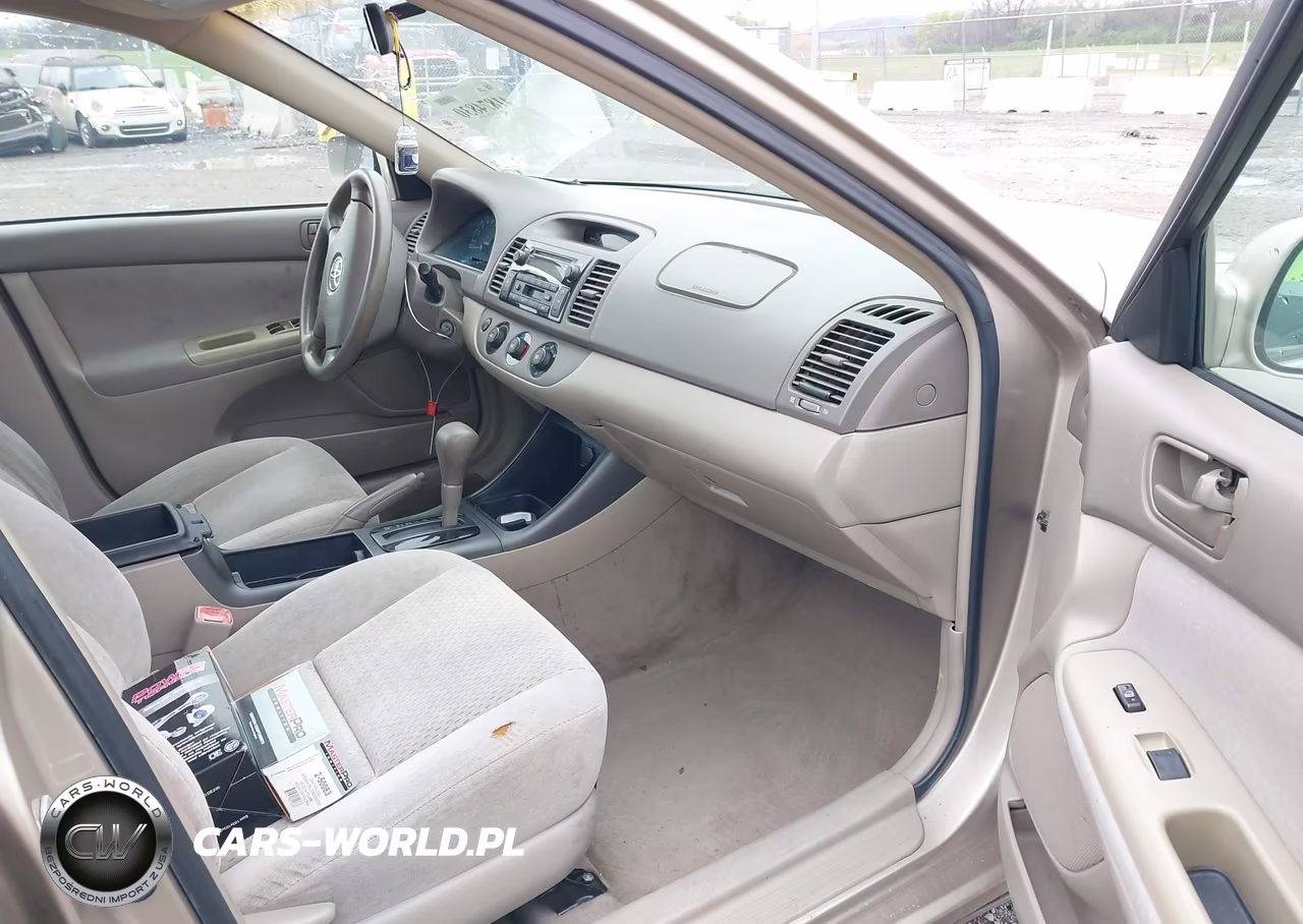 2004 Toyota Camry Le VIN:4T1BE32K84U880028 - 5