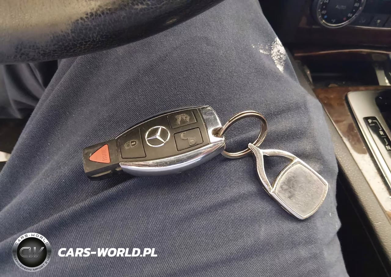 2010 Mercedes-Benz C 300 Luxury-Sport VIN:WDDGF5EB6AR106377 - 11