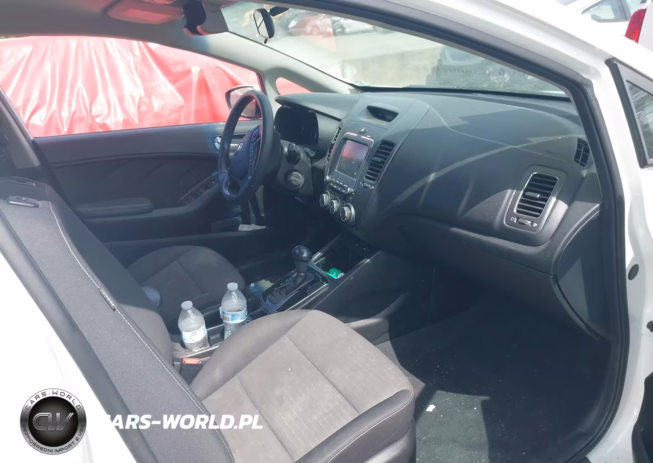 2018 Kia Forte Lx VIN:3KPFL4A77JE215761 - 5