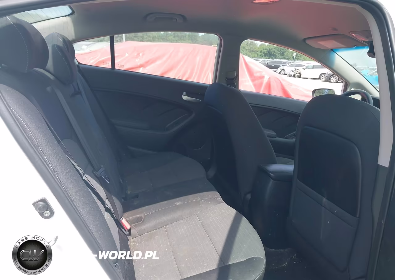 2018 Kia Forte Lx VIN:3KPFL4A77JE215761 - 8